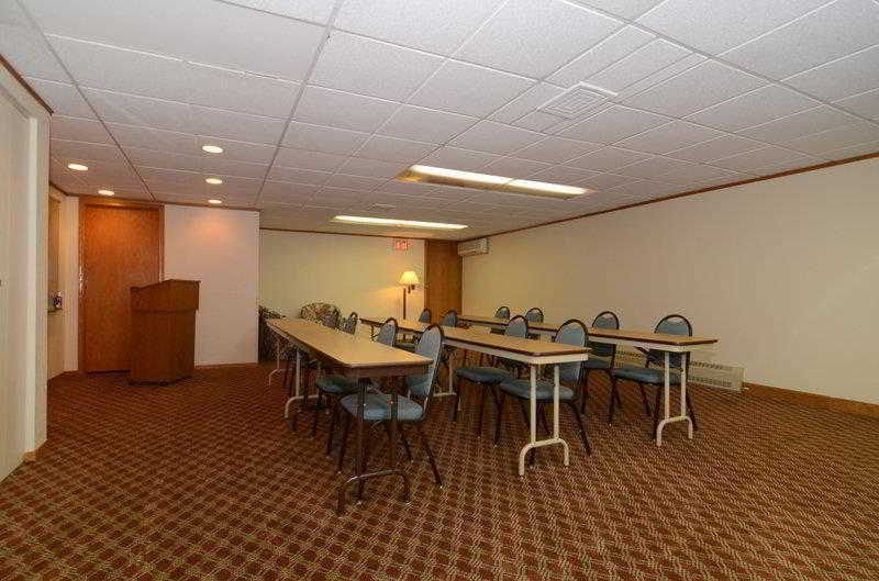 Hotel Western Of St. Charles 3*