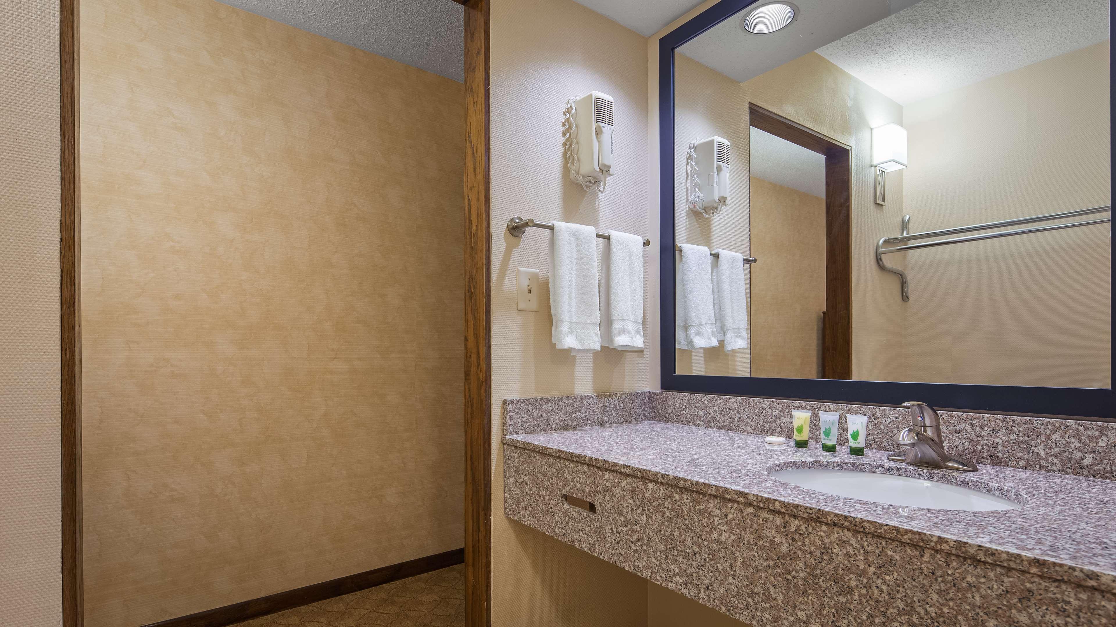 Western Of St. Charles Hotel 3*