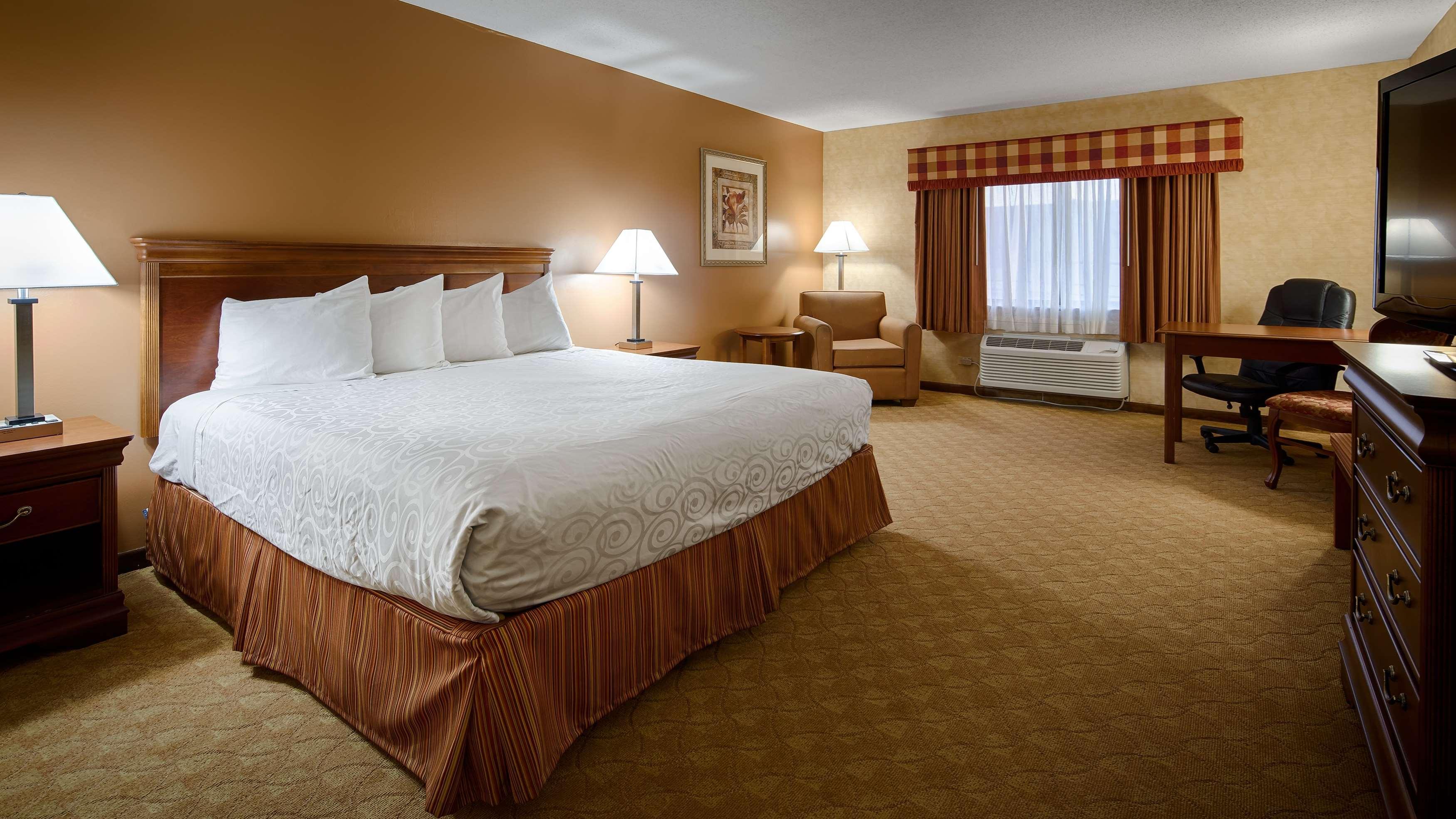 Western Of St. Charles Hotel 3*