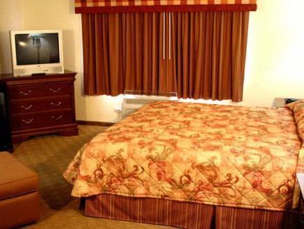 Western Of St. Charles Hotel 3*