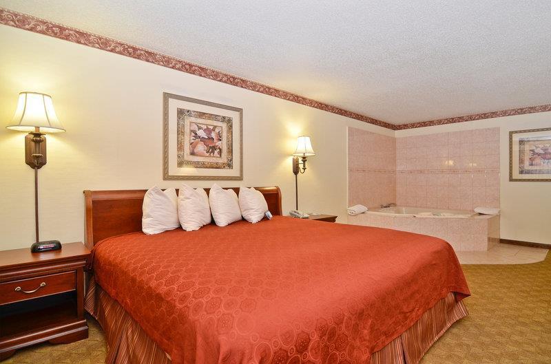 Western Of St. Charles Hotel 3*